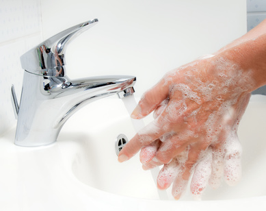 Qui ne se lave pas les mains après être allé aux toilettes ? Qui ne se lave pas les mains après être allé aux toilettes ?